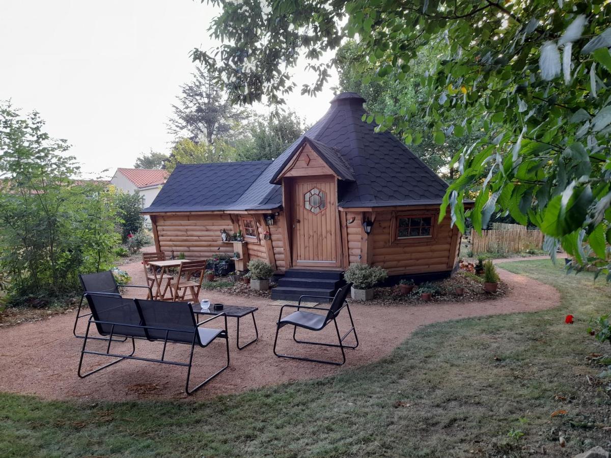 A L'Oree Du Cedre Otel Pouzauges Dış mekan fotoğraf